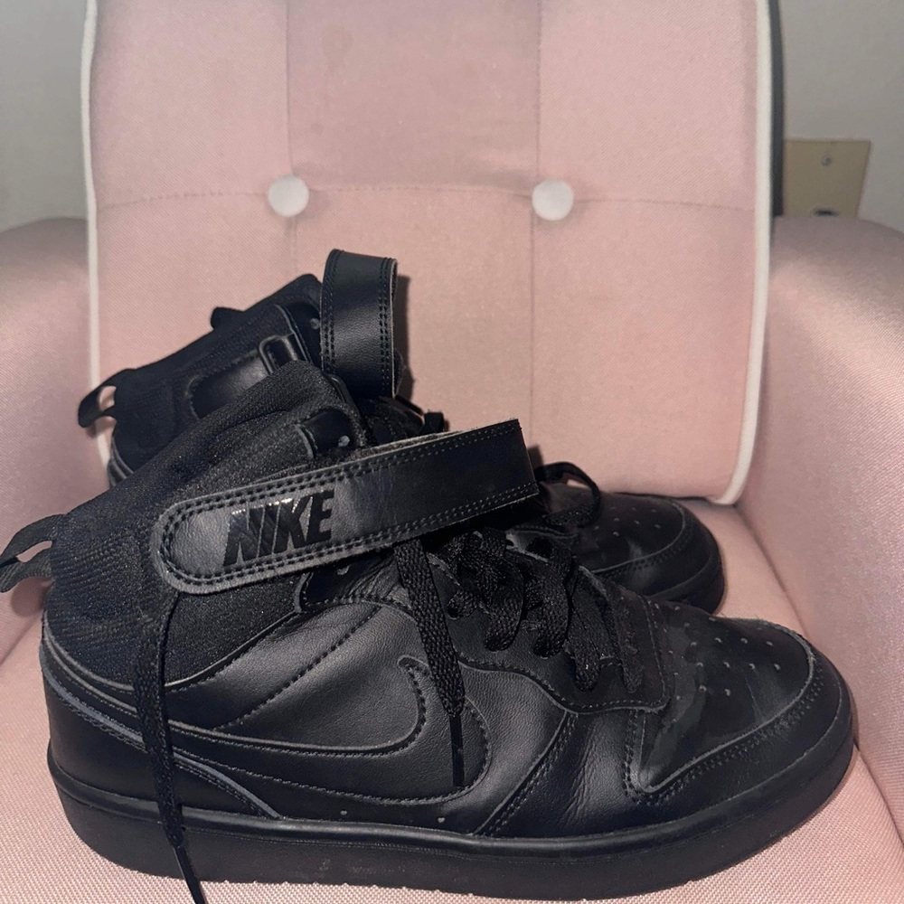 Women air forces size 6.5